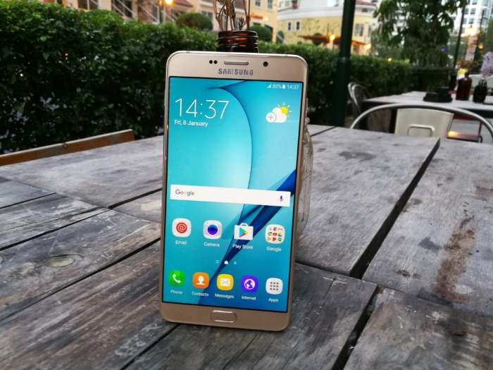 Galaxy A9 possui suporte para o Samsung Pay (Foto: Divulgação/FTA Bringing Technology Closer)