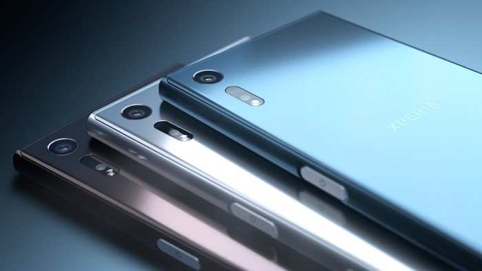 O novo Sony Xperia XZ chegará ao Brasil com três cores: Azul, prata e grafite. (Foto: Divulgação)