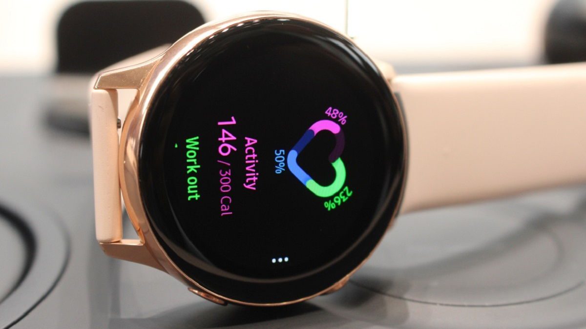 Galaxy watch беспроводная зарядка. Зарядка галакси вотч 4. Samsung watch Active 2 пудра. Galaxy watch Active беспроводная зарядка. Зарядка от часов самсунг вотч Актив 2.