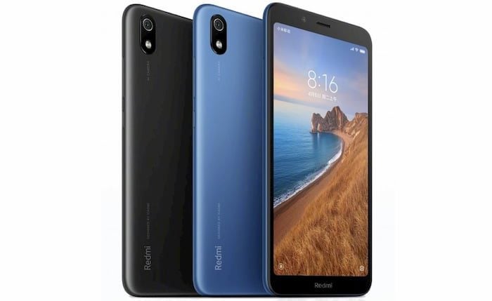 Redmi 7A nas cores preto e azul.