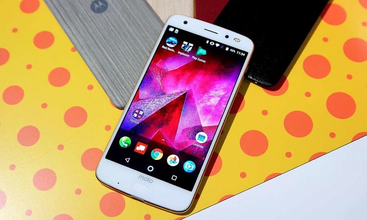 Moto Z2 Force recebe atualização de sistema. 