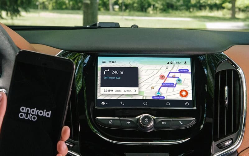 Linhas Samsung Galaxy S e Galaxy Note recebem suporte ao Android Auto Wireless.