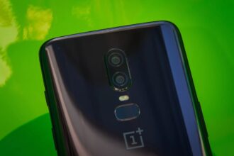 OnePlus 6 e 6T Android 10.