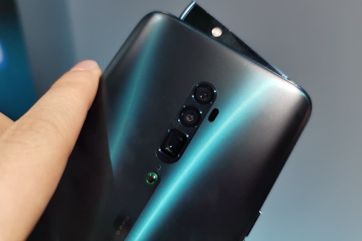 Oppo Reno 10x Zoom preto.