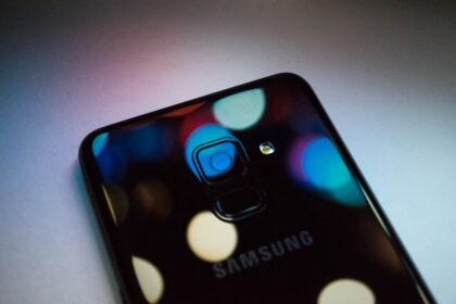 Samsung Galaxy A8 (2018) preto.