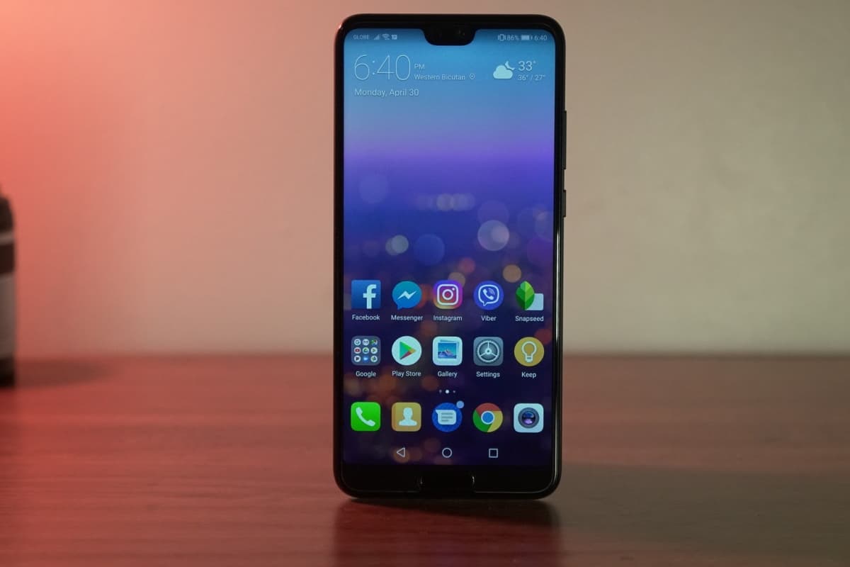 Huawei P20 com a tela ligada.