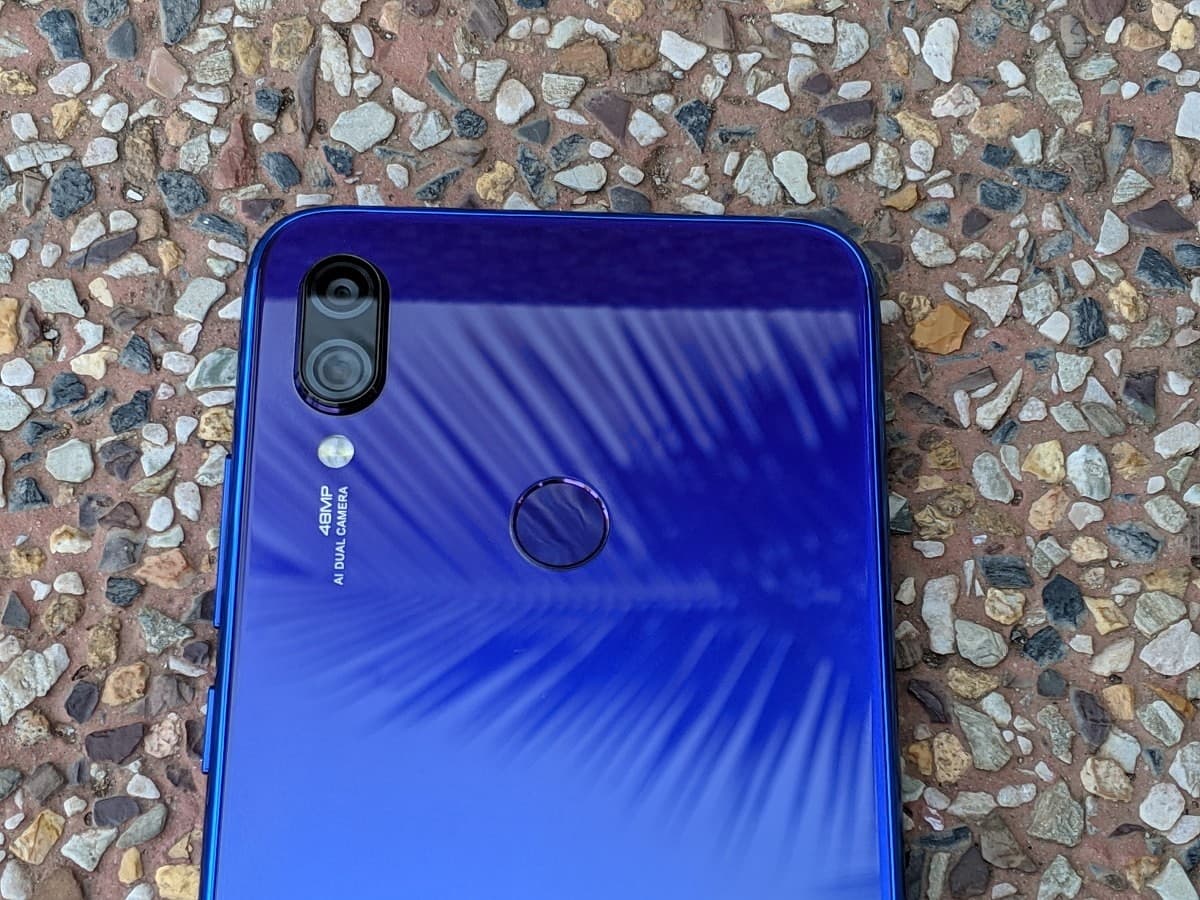 Redmi Note 7 Pro traseira azul.