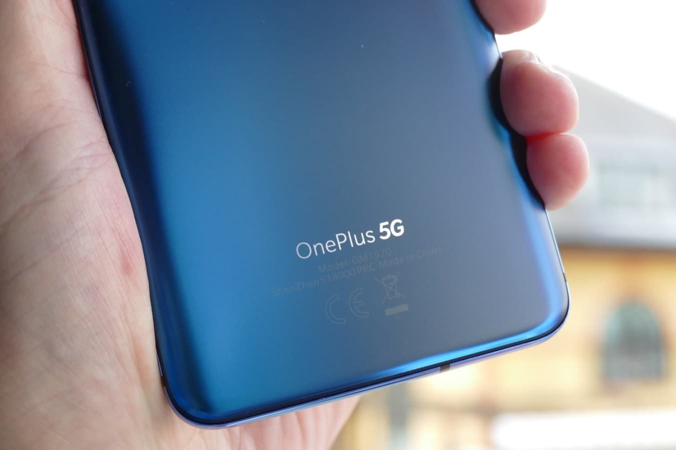 OnePlus 7 Pro 5G traseira.