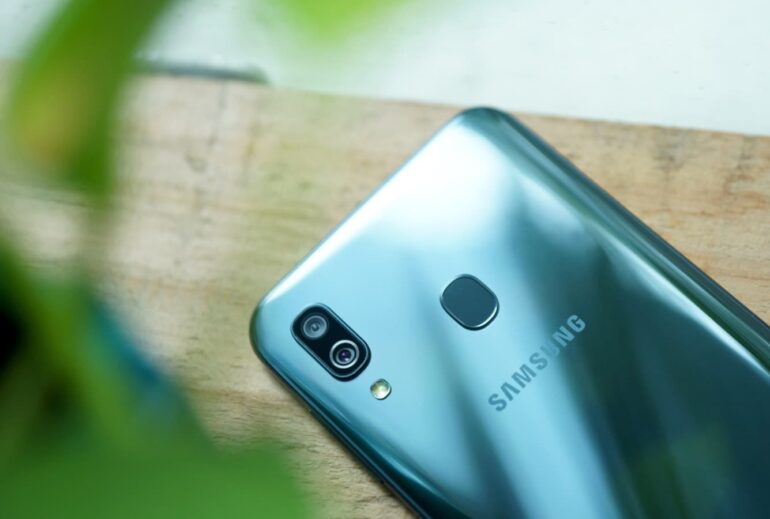 Samsung Galaxy A10s parte traseira.