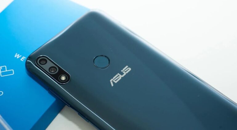 Traseira do Asus Zenfone Max Pro M2 azul.