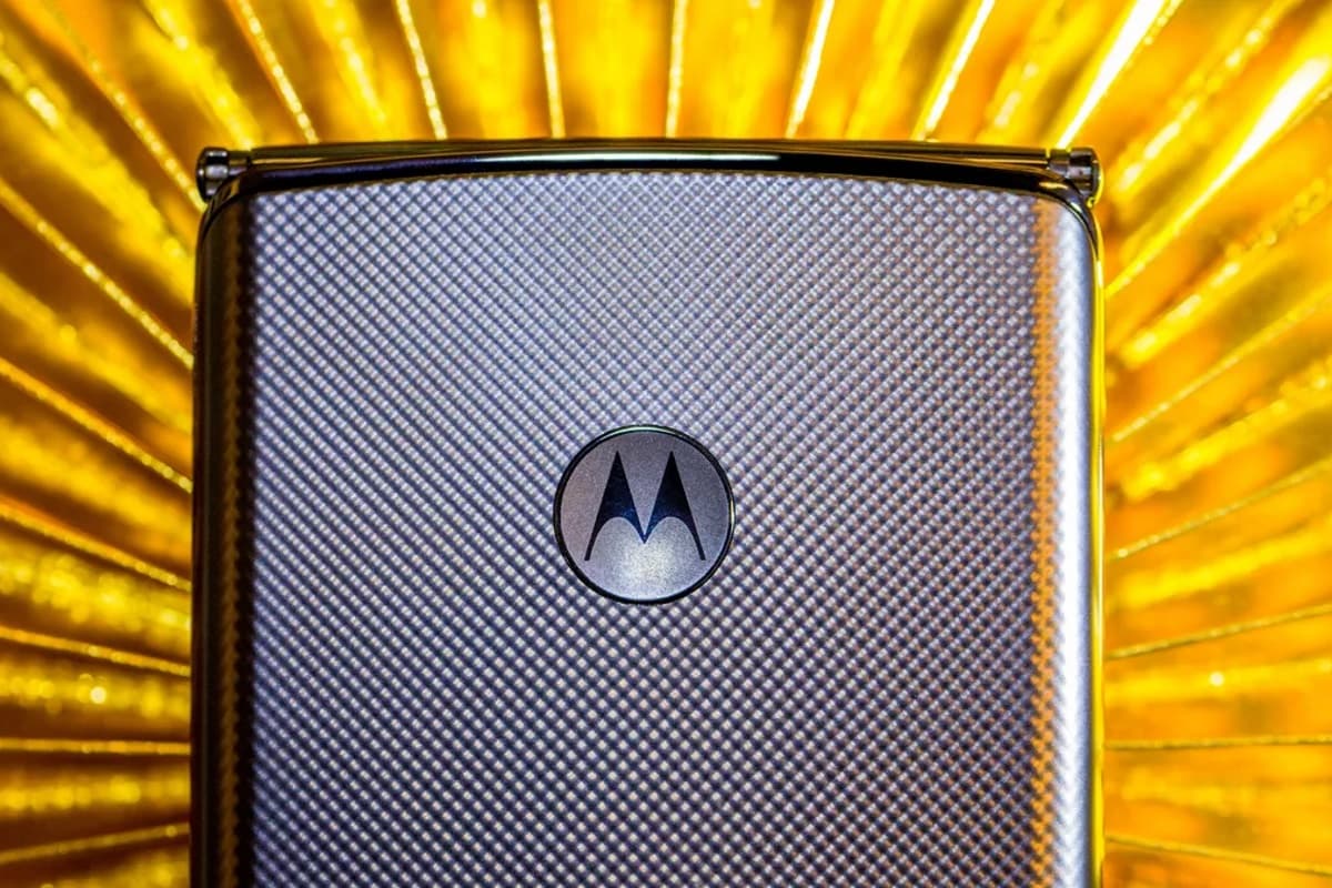 Motorola Razr traseira.