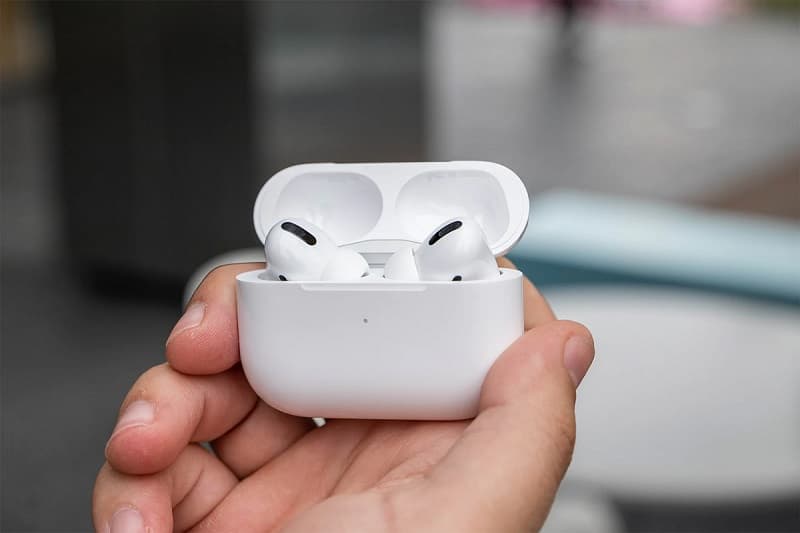 AirPods Pro no estojo.