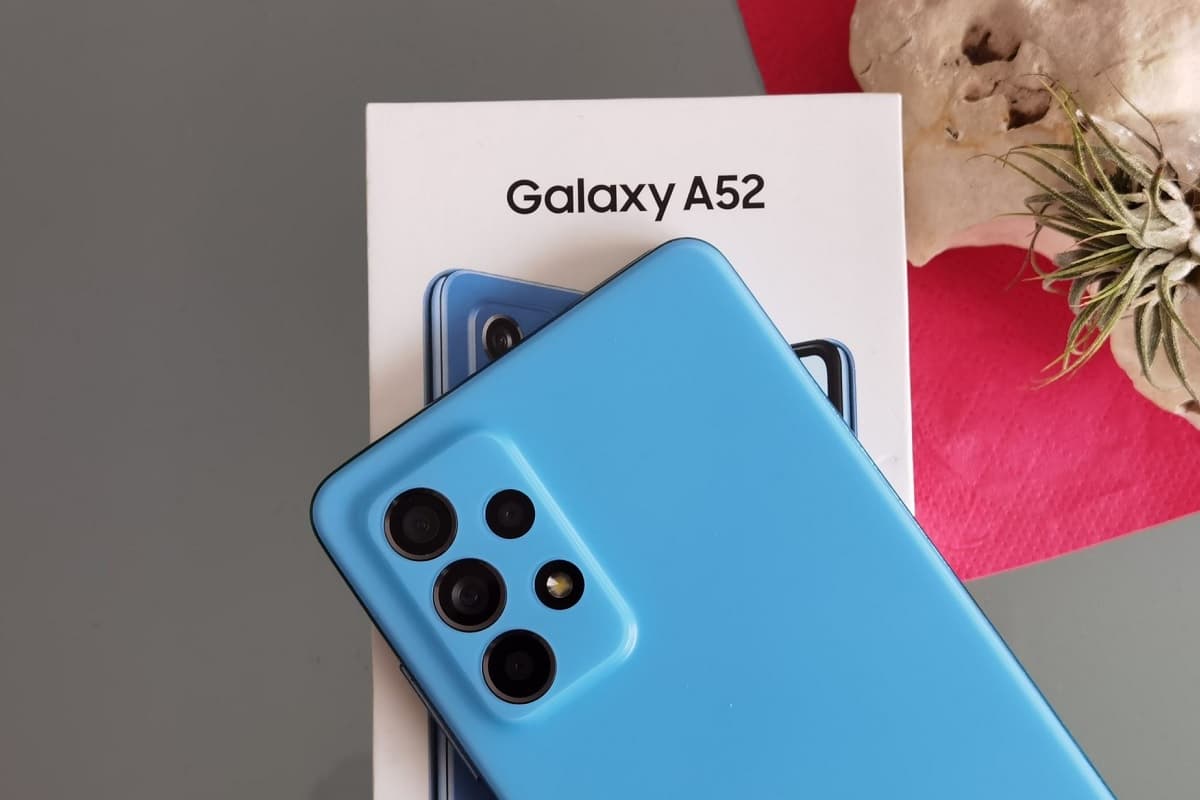 Traseira do Galaxy A52 azul