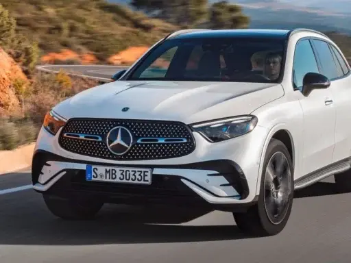 mercedes-benz-glc-300-amg-line-2025